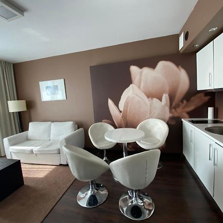 Apartament Prywatny Salon Z Aneksem Kuchennym I Sypialnia W Hotelu Diva โควอบเซก ภายนอก รูปภาพ