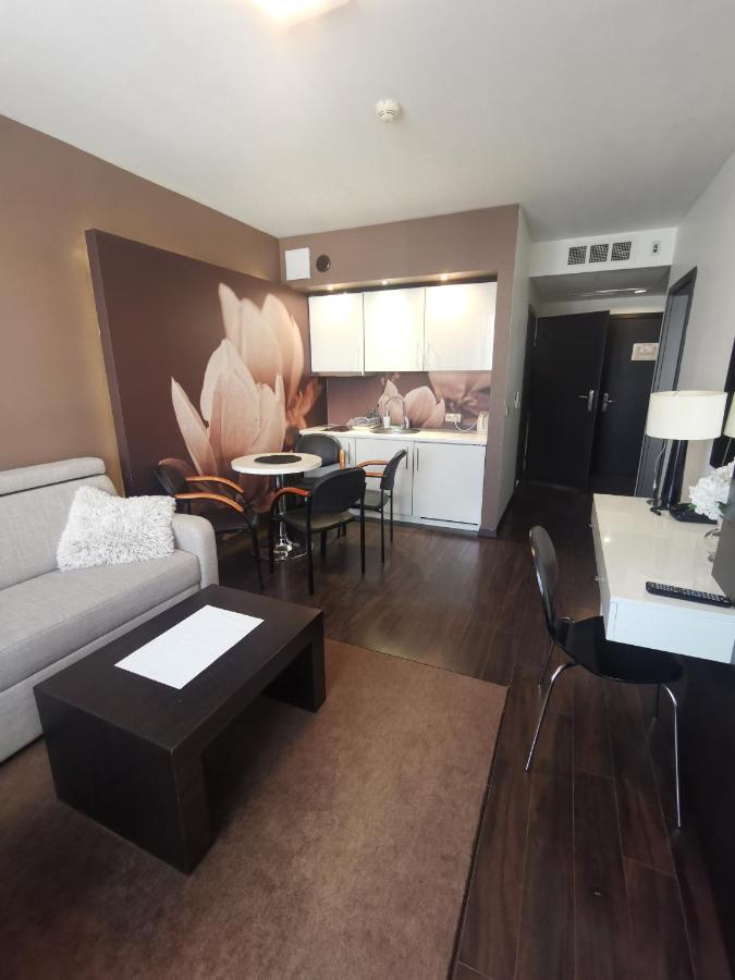 Apartament Prywatny Salon Z Aneksem Kuchennym I Sypialnia W Hotelu Diva โควอบเซก ภายนอก รูปภาพ