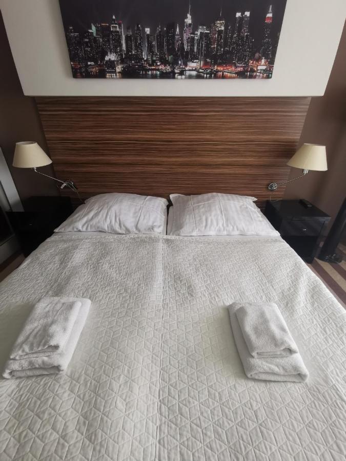 Apartament Prywatny Salon Z Aneksem Kuchennym I Sypialnia W Hotelu Diva โควอบเซก ภายนอก รูปภาพ